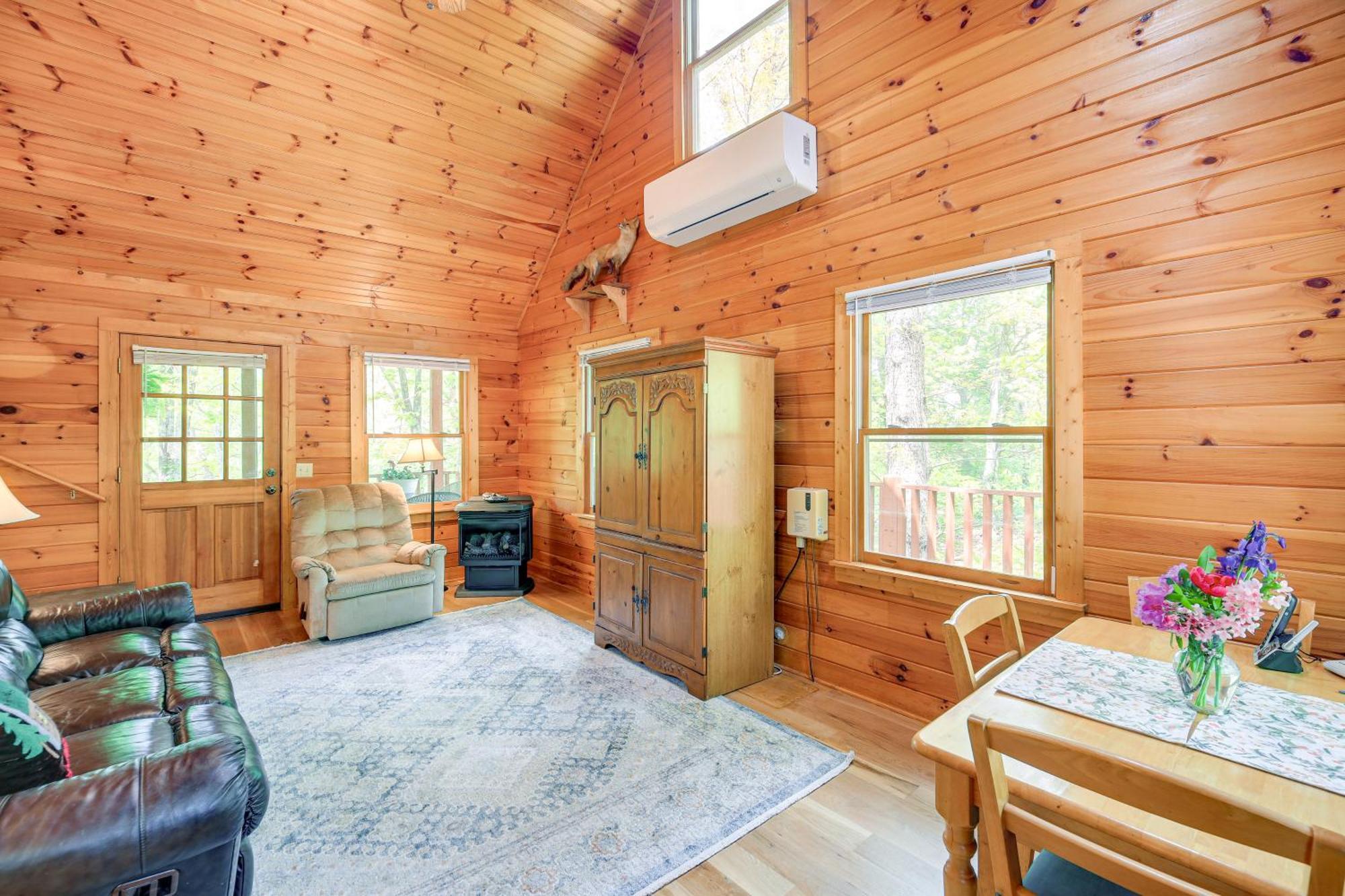 Quaint Blue Ridge Cabin Rental With On-Site Stream! Sparta 外观 照片