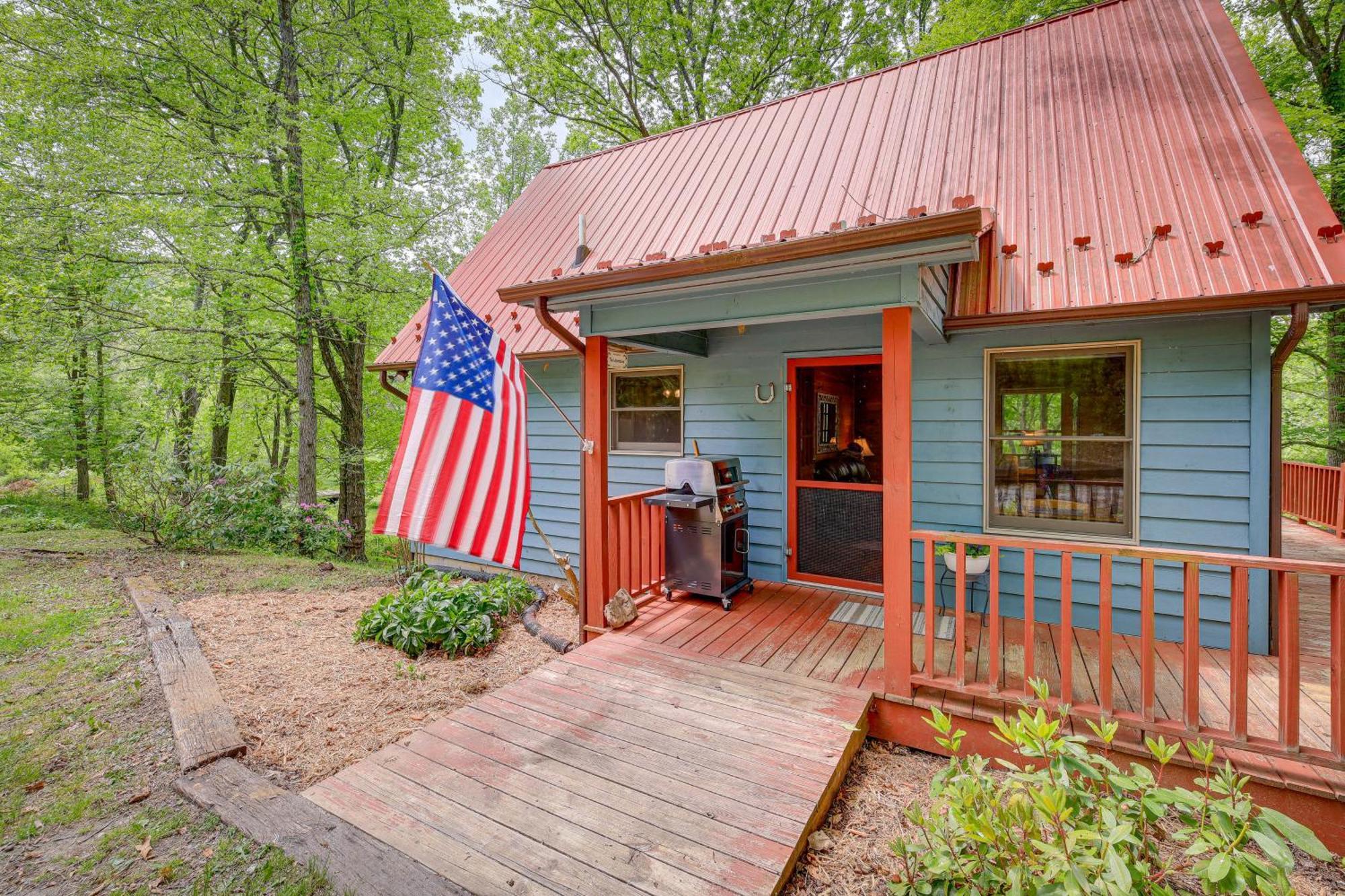 Quaint Blue Ridge Cabin Rental With On-Site Stream! Sparta 外观 照片