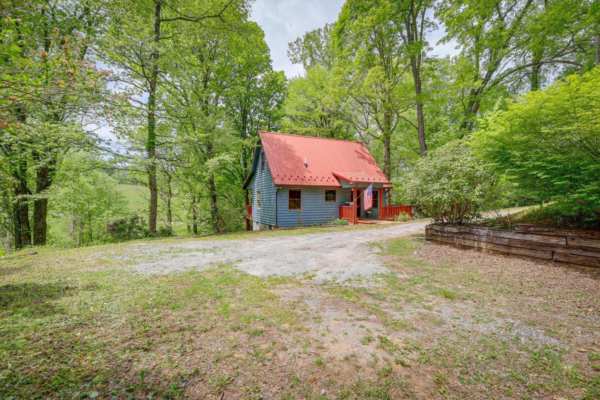 Quaint Blue Ridge Cabin Rental With On-Site Stream! Sparta 外观 照片