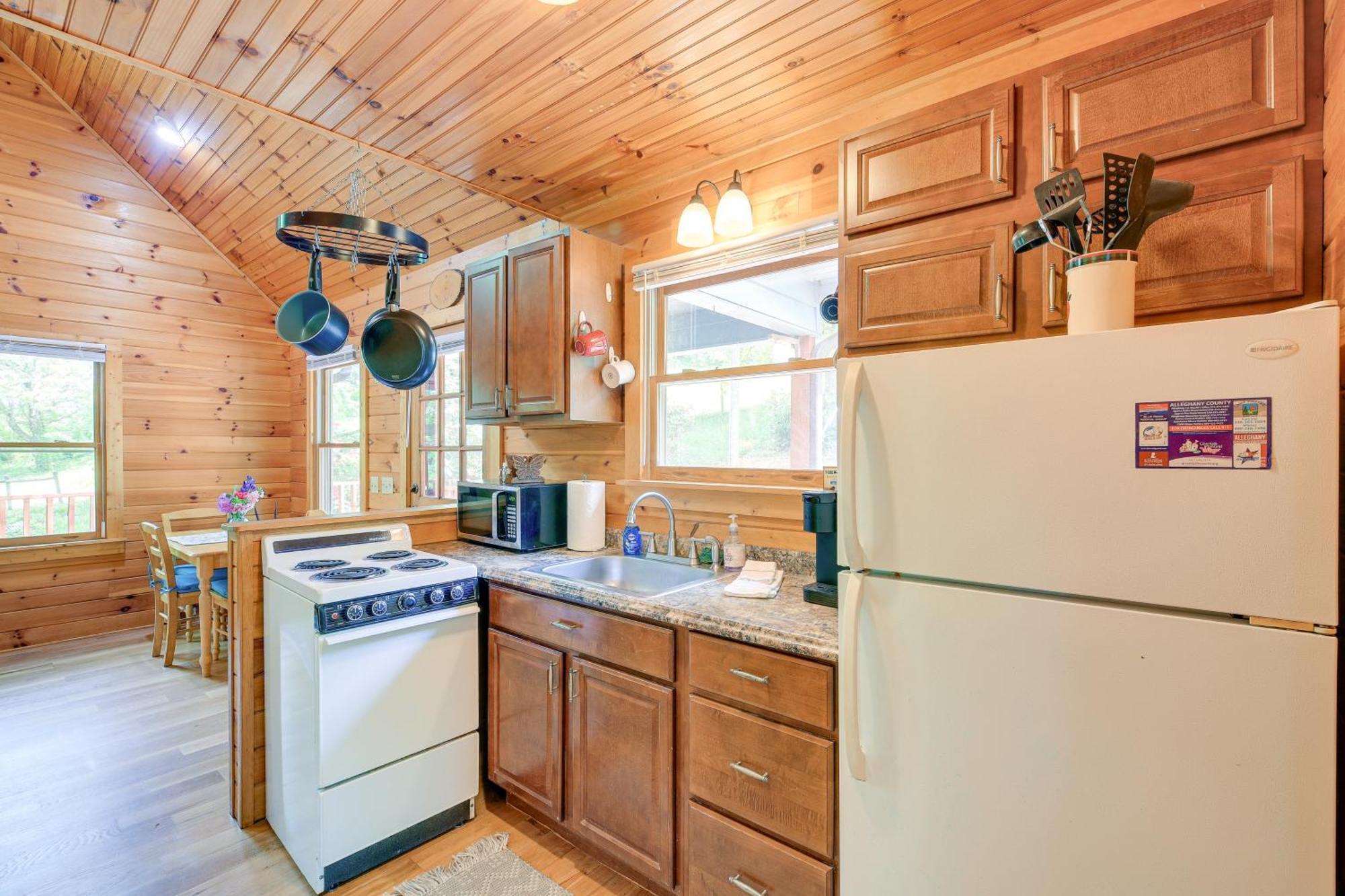 Quaint Blue Ridge Cabin Rental With On-Site Stream! Sparta 外观 照片