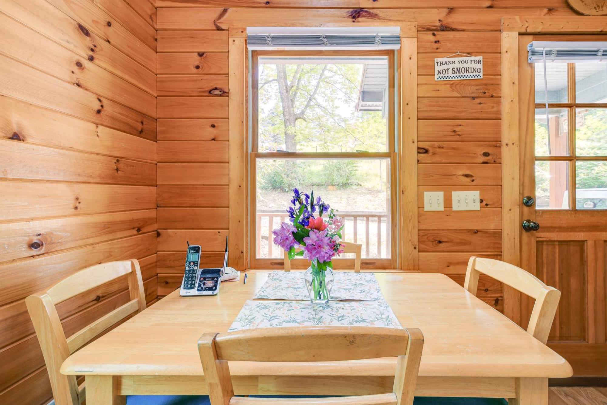 Quaint Blue Ridge Cabin Rental With On-Site Stream! Sparta 外观 照片