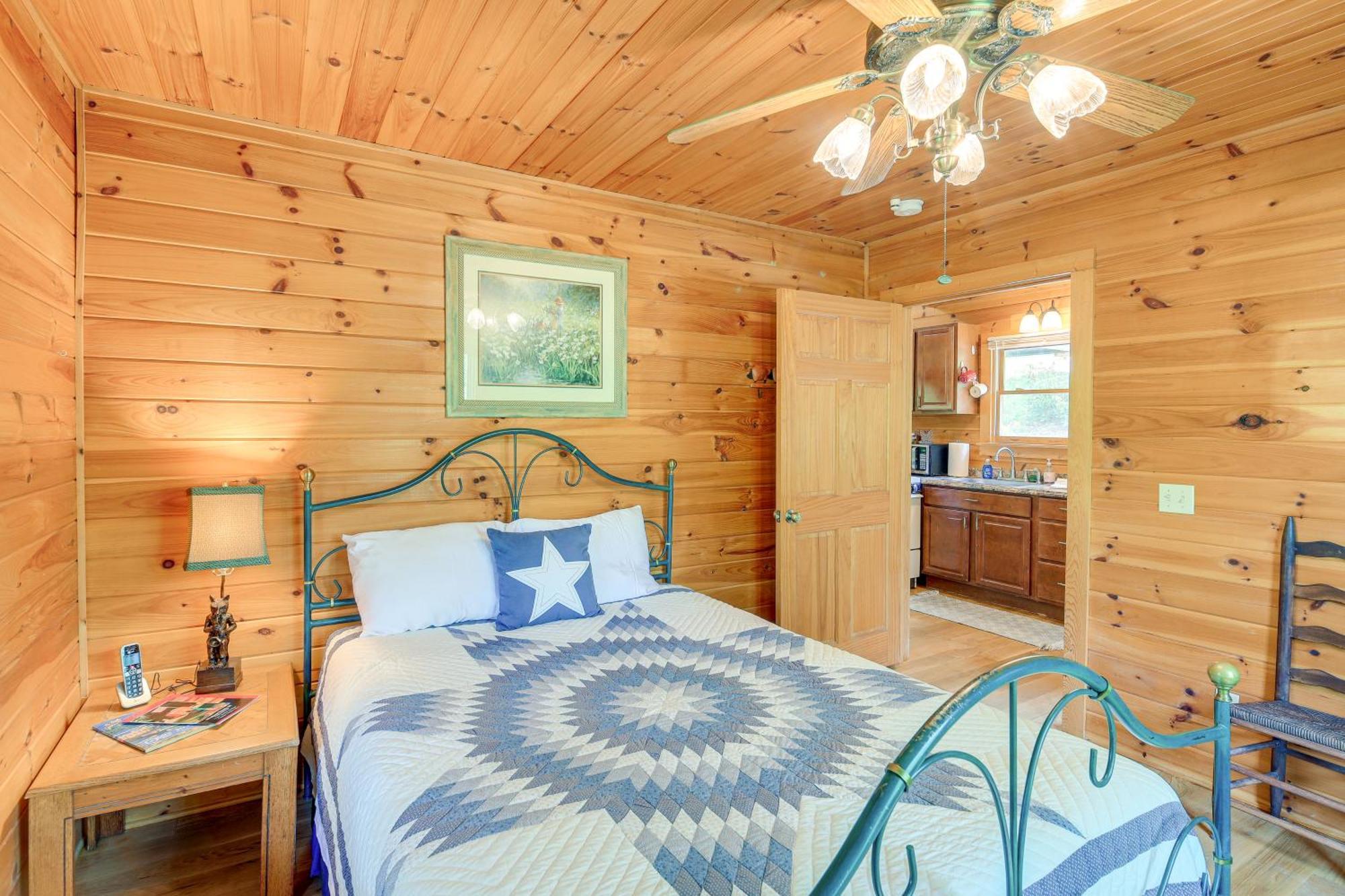 Quaint Blue Ridge Cabin Rental With On-Site Stream! Sparta 外观 照片